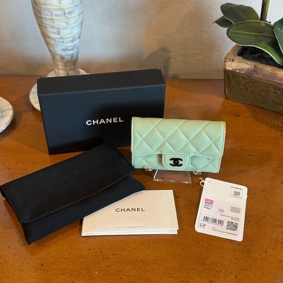 RARE Chanel Light Green Classic Flap Card Holder Black Hardware NWT - Picture 2 of 12